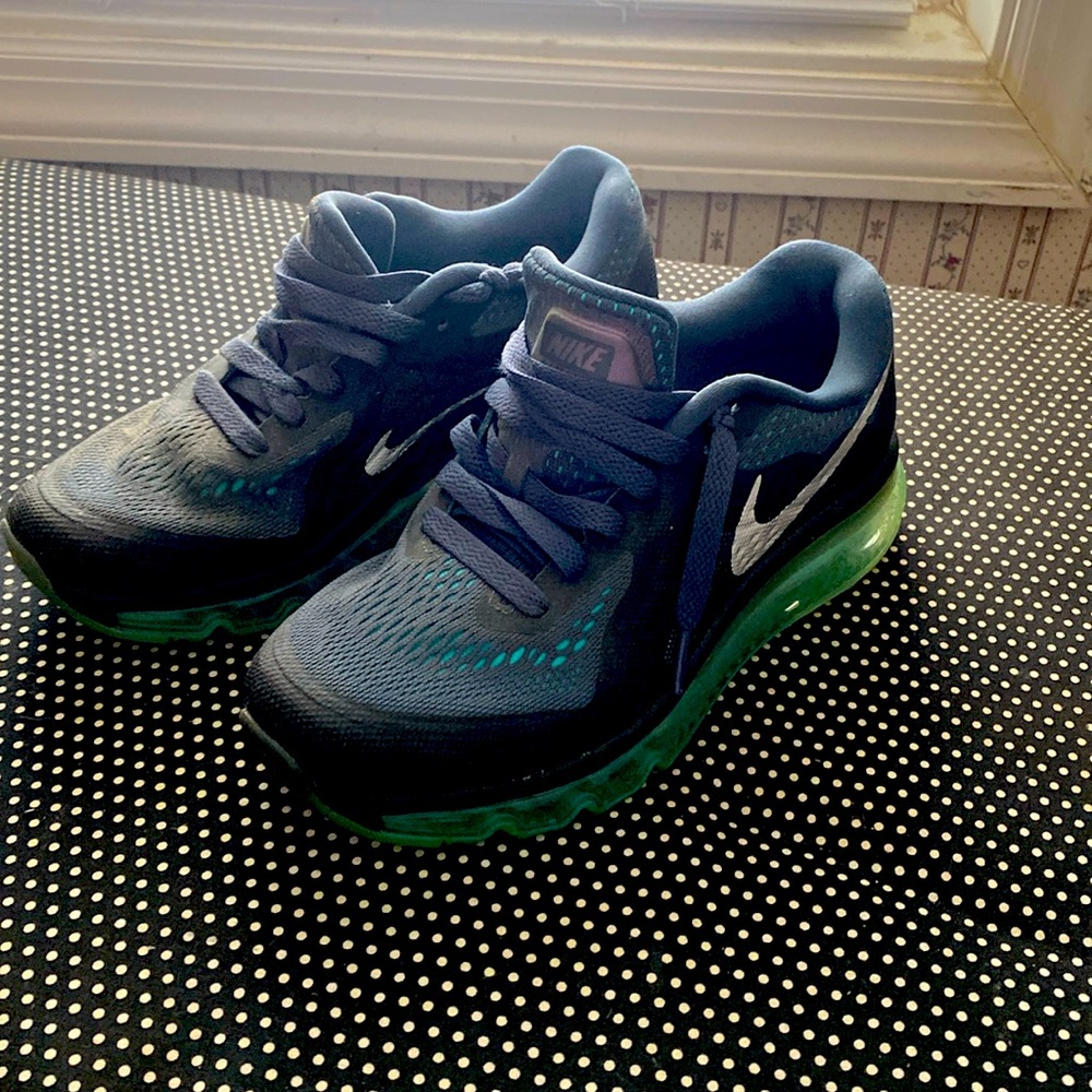 Nike women’s size 5.5 Air Max